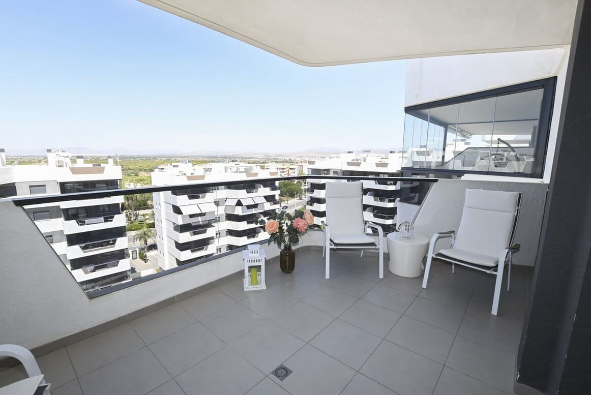 2 bedroom Apartment for sale in Elche / Elx with pool garage - € 449,000 (Ref: 10172524)