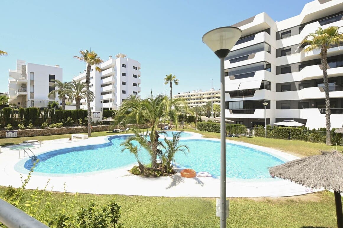 2 bedroom Apartment for sale in Elche / Elx with pool garage - € 449,000 (Ref: 10172524)