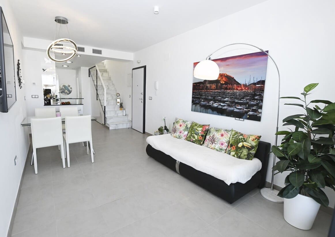 2 bedroom Apartment for sale in Elche / Elx with pool garage - € 449,000 (Ref: 10172524)