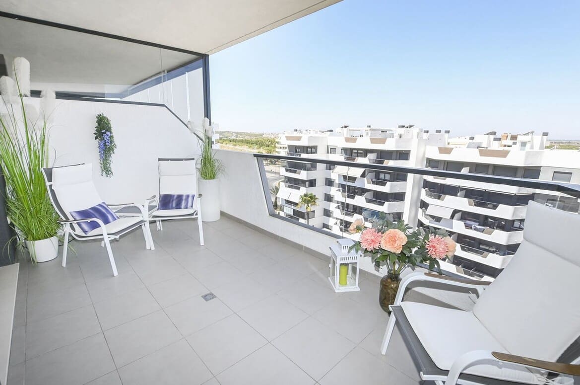 2 bedroom Apartment for sale in Elche / Elx with pool garage - € 449,000 (Ref: 10172524)