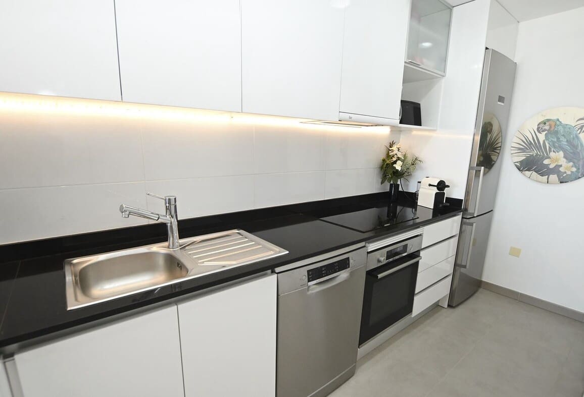2 bedroom Apartment for sale in Elche / Elx with pool garage - € 449,000 (Ref: 10172524)