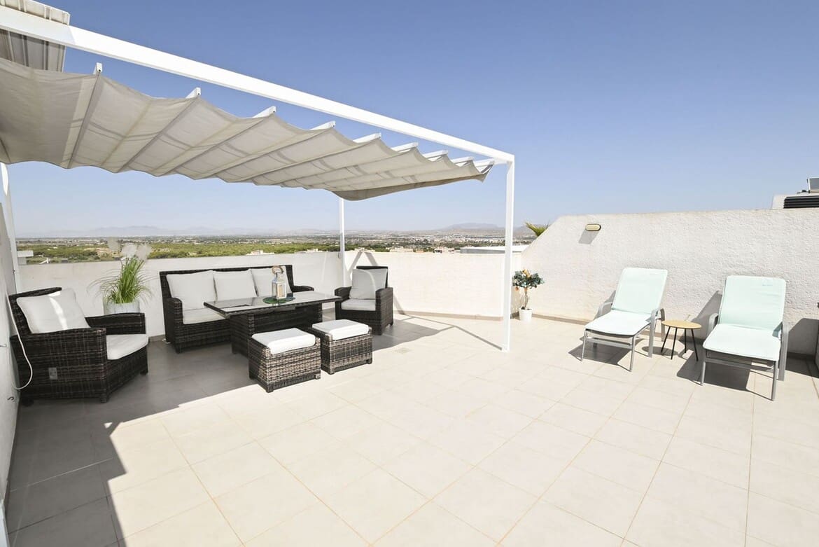 2 bedroom Apartment for sale in Elche / Elx with pool garage - € 449,000 (Ref: 10172524)