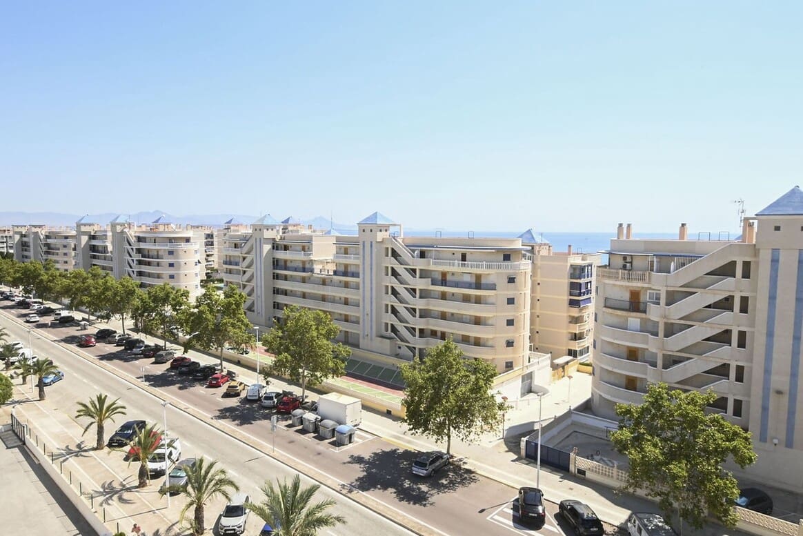2 bedroom Apartment for sale in Elche / Elx with pool garage - € 449,000 (Ref: 10172524)