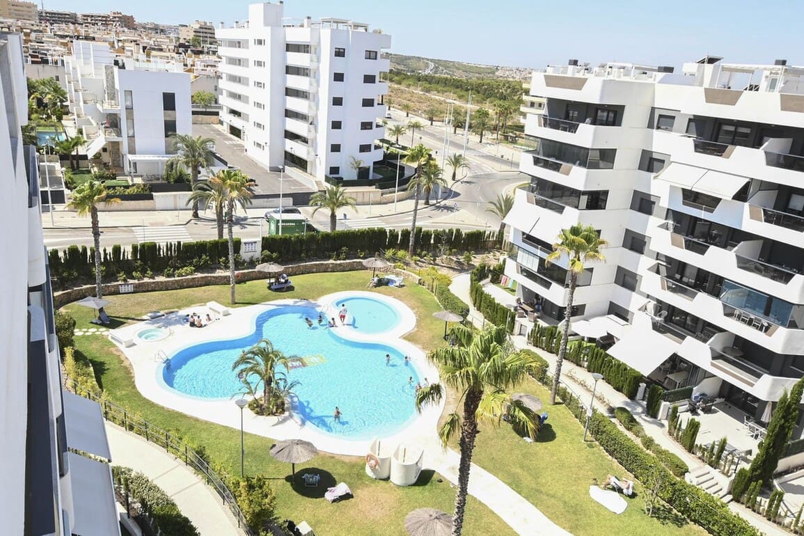 2 bedroom Apartment for sale in Elche / Elx with pool garage - € 449,000 (Ref: 10172524)
