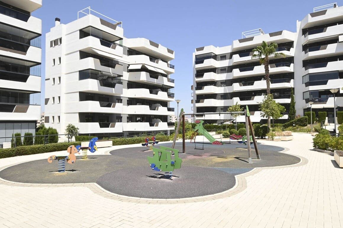 2 bedroom Apartment for sale in Elche / Elx with pool garage - € 449,000 (Ref: 10172524)