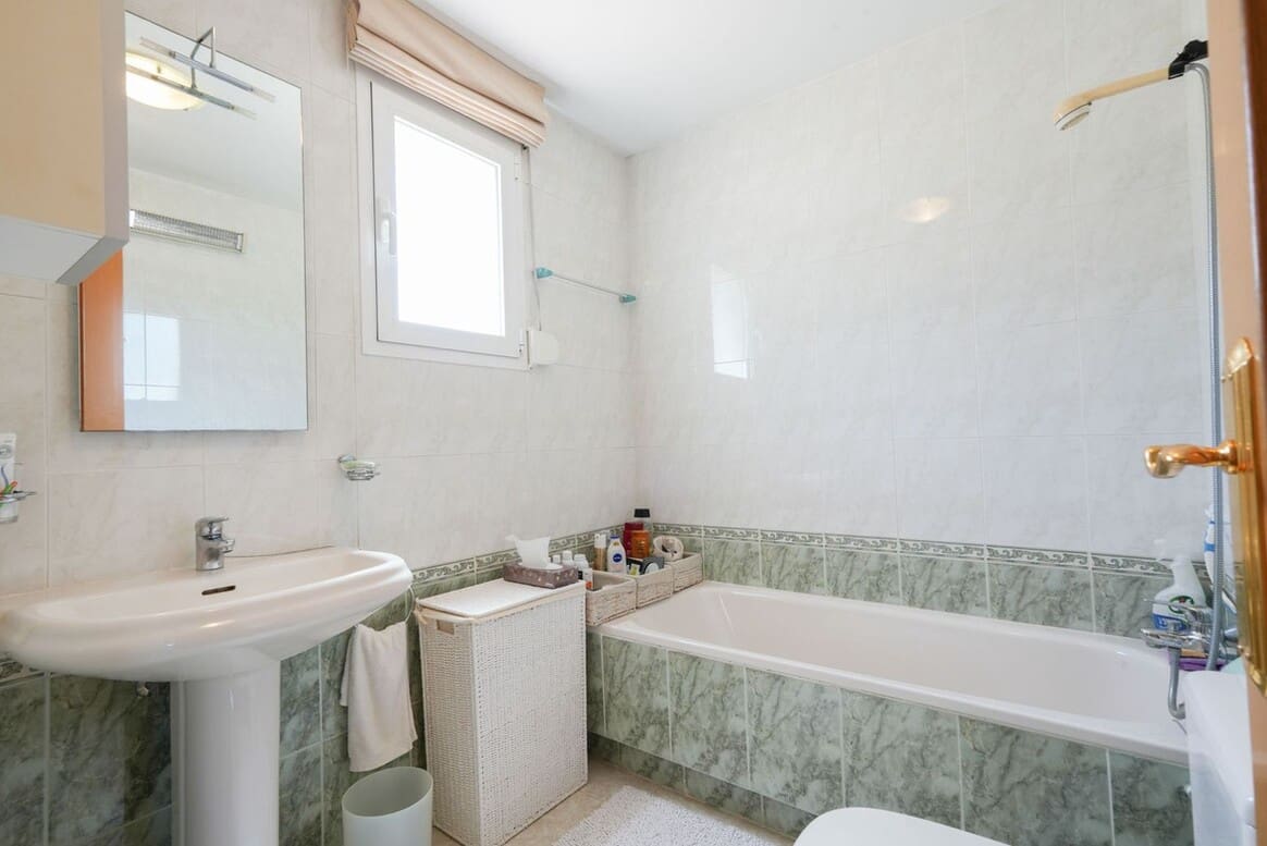 3 Zimmer Doppelhaus zu verkaufen in Alicante / Alacant Stadt mit Pool Garage - 350.000 € (Ref: 10172525)