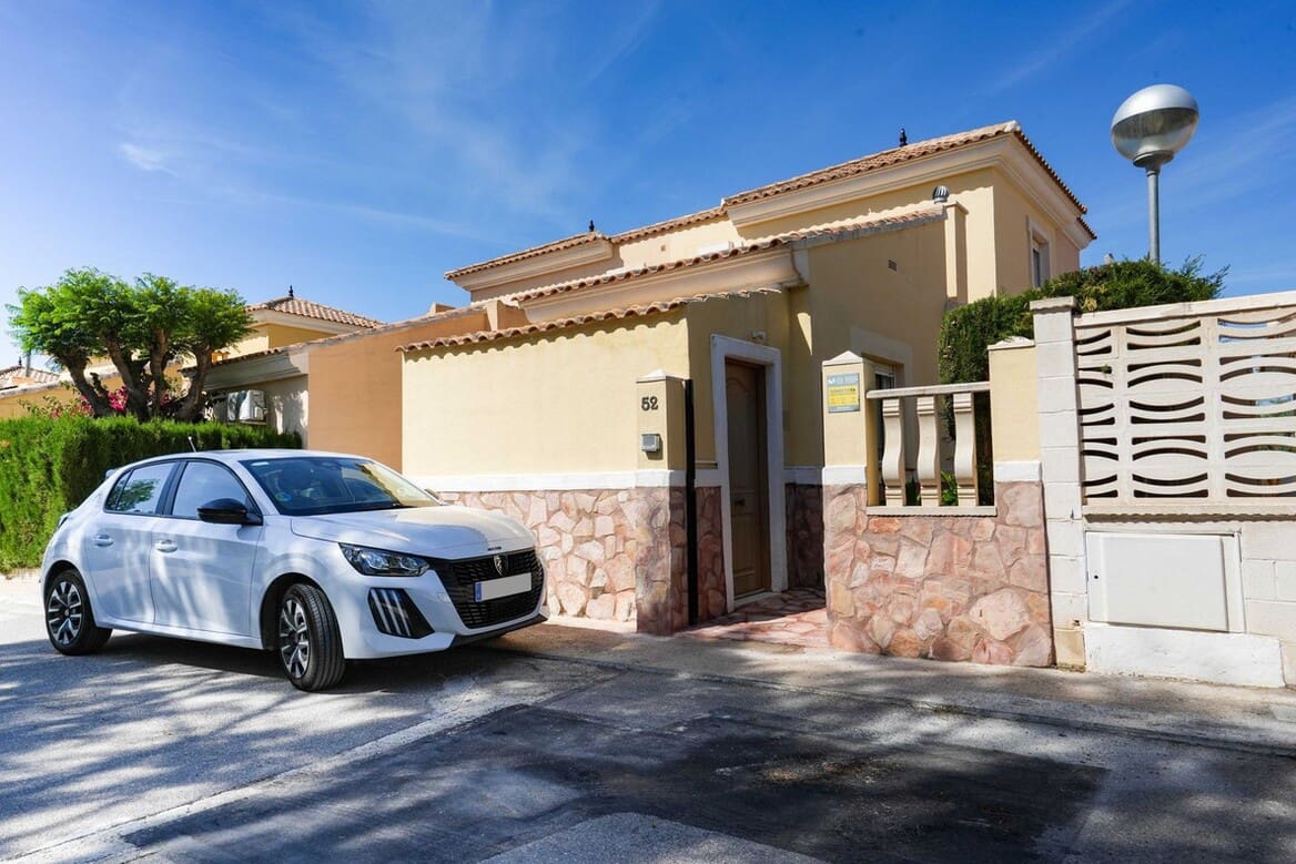 3 Zimmer Doppelhaus zu verkaufen in Alicante / Alacant Stadt mit Pool Garage - 350.000 € (Ref: 10172525)