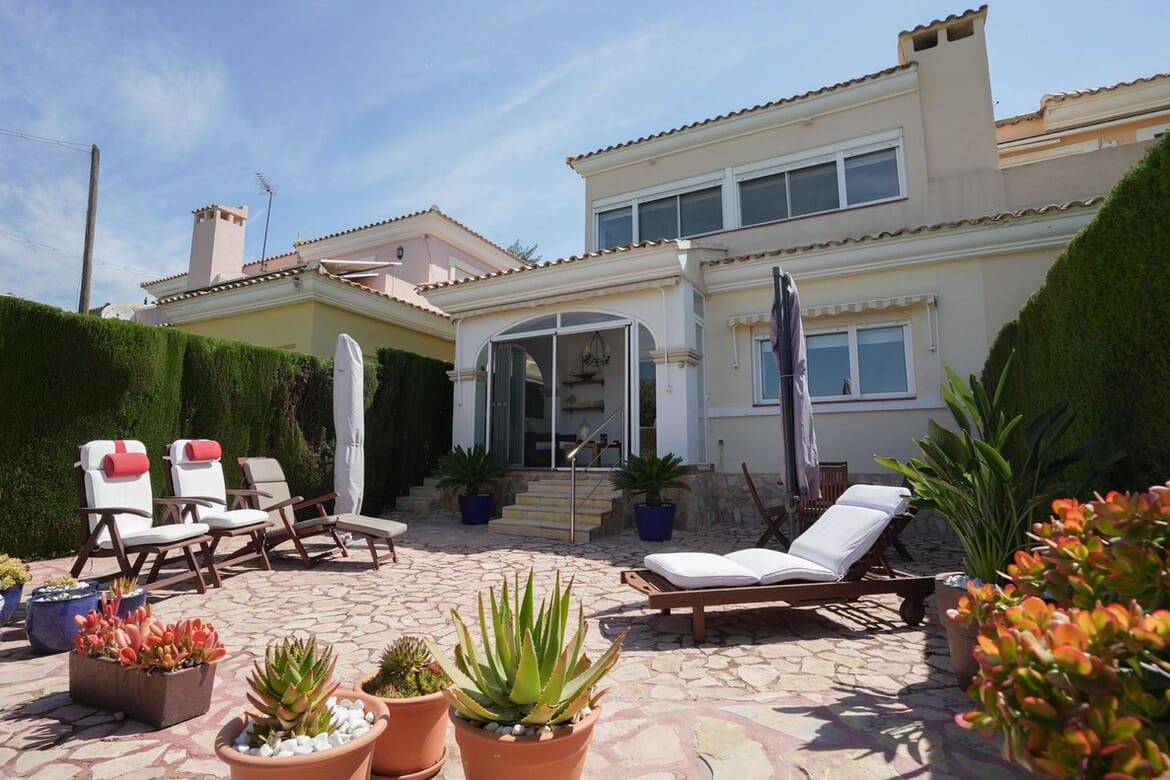 3 Zimmer Doppelhaus zu verkaufen in Alicante / Alacant Stadt mit Pool Garage - 350.000 € (Ref: 10172525)