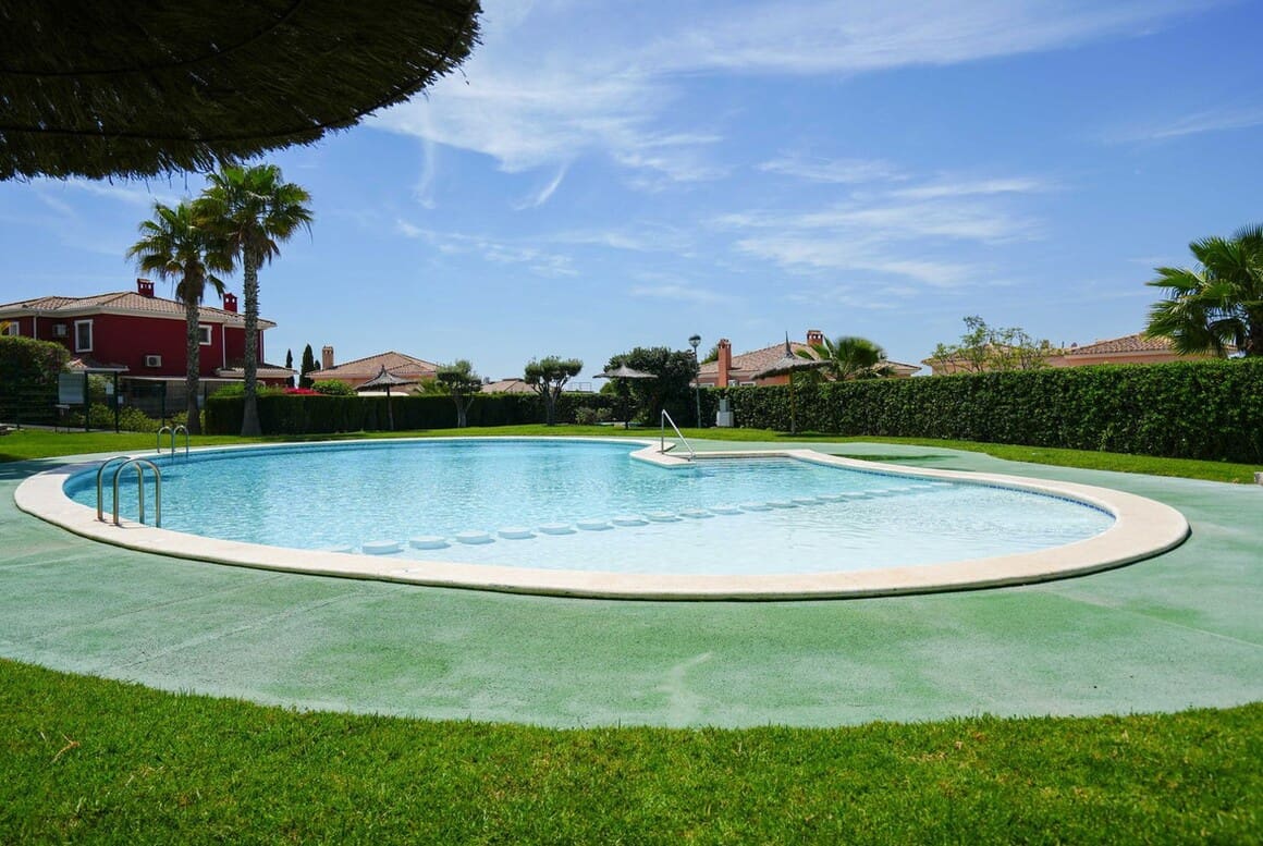 3 Zimmer Doppelhaus zu verkaufen in Alicante / Alacant Stadt mit Pool Garage - 350.000 € (Ref: 10172525)