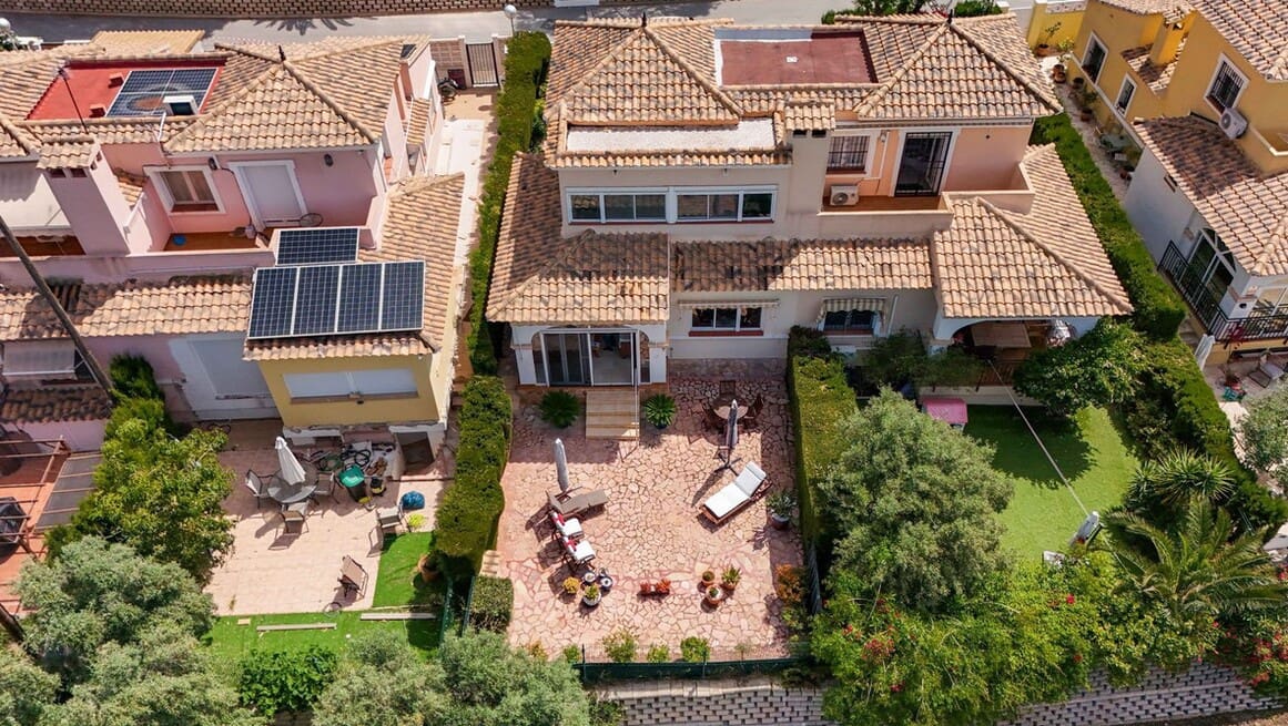 3 Zimmer Doppelhaus zu verkaufen in Alicante / Alacant Stadt mit Pool Garage - 350.000 € (Ref: 10172525)