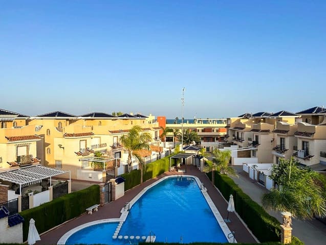 3 soveværelse Byhus til salg i Torre de la Horadada, Pilar de la Horadada med swimmingpool garage - € 383.300 (Ref: 10172527)