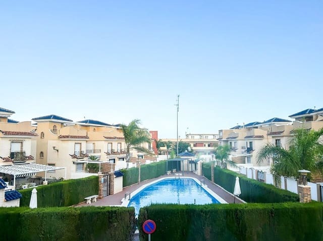 3 soveværelse Byhus til salg i Torre de la Horadada, Pilar de la Horadada med swimmingpool garage - € 383.300 (Ref: 10172527)