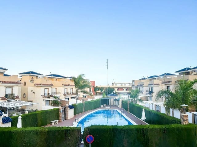 Casa de 3 habitaciones en Torre de la Horadada, Pilar de la Horadada en venta con piscina garaje - 383.300 € (Ref: 10172527)