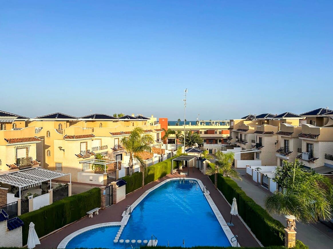 3 chambre Maison de Ville à vendre à Torre de la Horadada avec piscine garage - 383 300 € (Ref: 10172527)