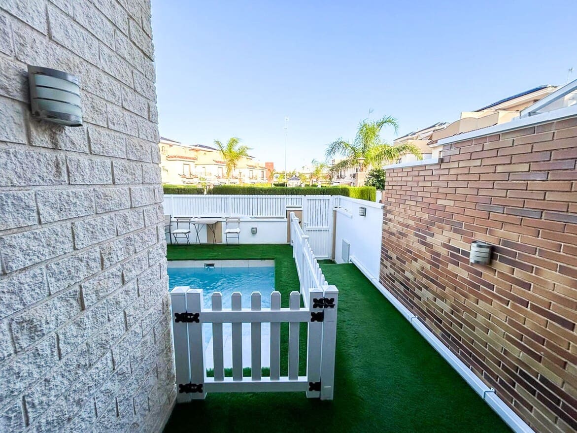 3 chambre Maison de Ville à vendre à Torre de la Horadada avec piscine garage - 383 300 € (Ref: 10172527)