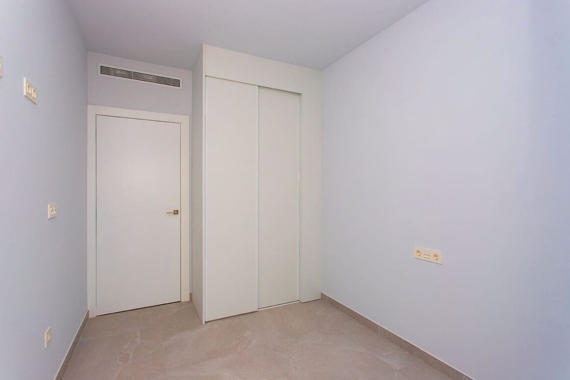 2 soveværelse Lejlighed til salg i Torrevieja med swimmingpool - € 265.000 (Ref: 10172528)