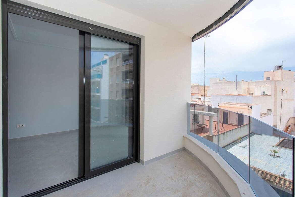 2 soveværelse Lejlighed til salg i Torrevieja med swimmingpool - € 265.000 (Ref: 10172528)