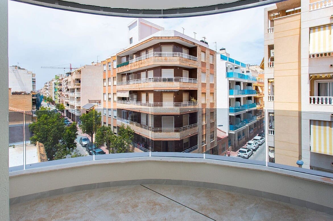 2 soveværelse Lejlighed til salg i Torrevieja med swimmingpool - € 265.000 (Ref: 10172528)
