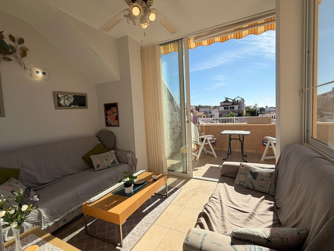 2 soveværelse Lejlighed til salg i Torrevieja med swimmingpool - € 199.000 (Ref: 10172530)