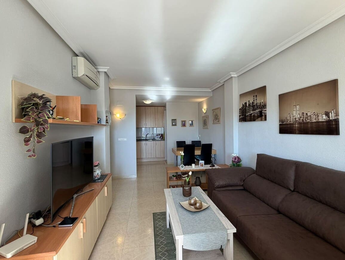 2 soveværelse Lejlighed til salg i Torrevieja med swimmingpool - € 199.000 (Ref: 10172530)