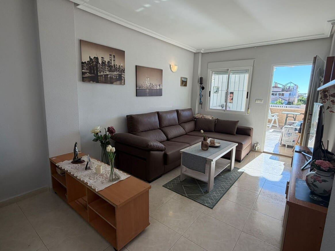 2 soveværelse Lejlighed til salg i Torrevieja med swimmingpool - € 199.000 (Ref: 10172530)