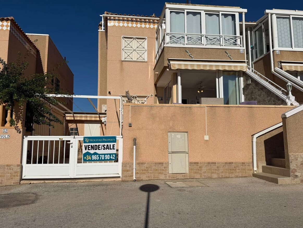 2 soveværelse Lejlighed til salg i Torrevieja med swimmingpool - € 199.000 (Ref: 10172530)
