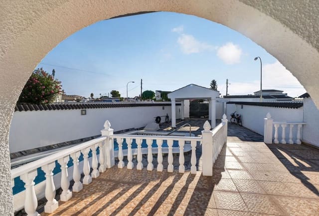 3 soveværelse Villa til salg i El Chaparral, Torrevieja med swimmingpool - € 349.000 (Ref: 10172531)