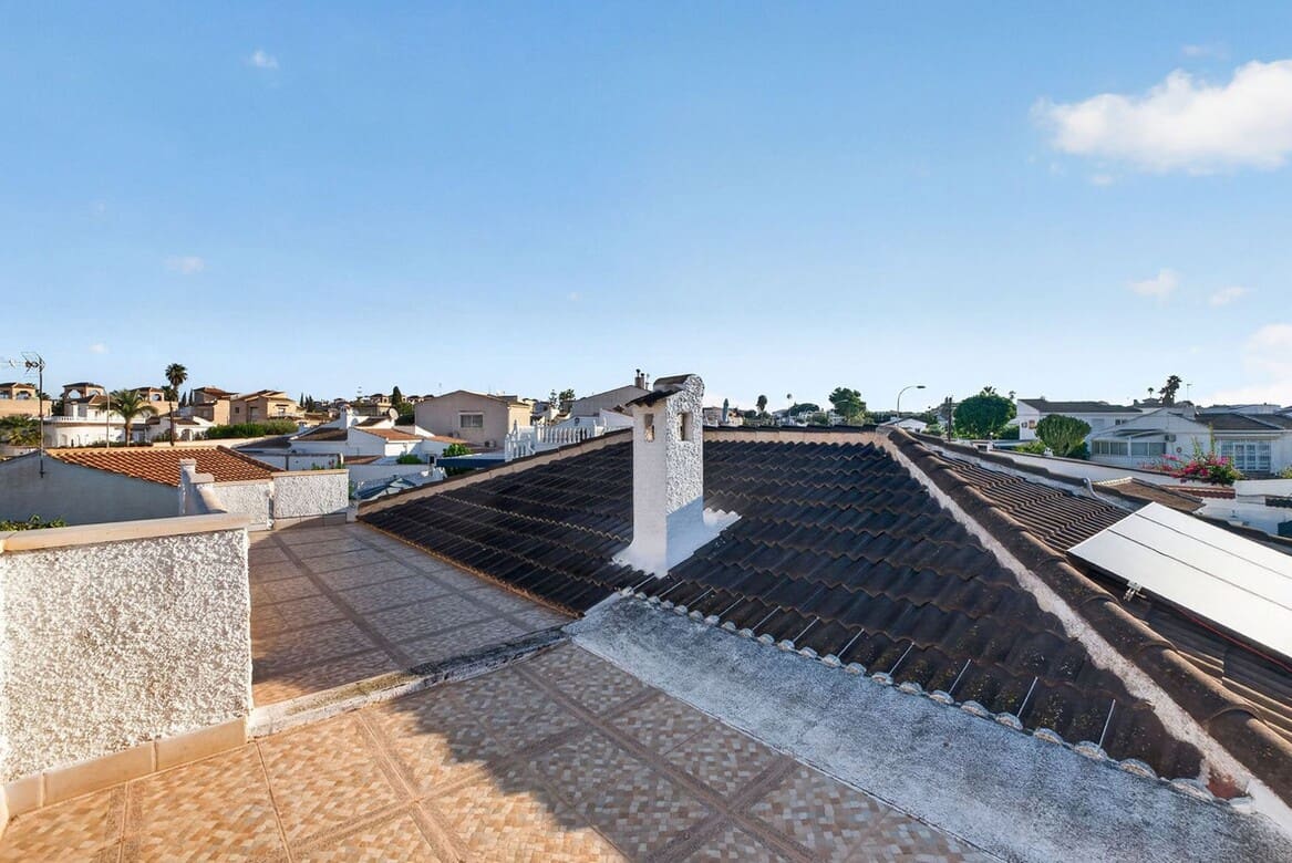 3 soveværelse Villa til salg i Torrevieja med swimmingpool - € 349.000 (Ref: 10172531)