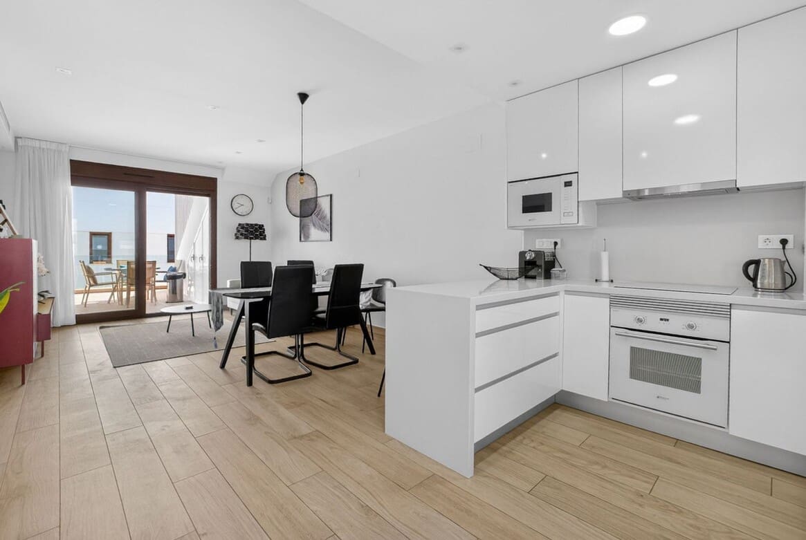 2 soverom Leilighet til salgs i Los Balcones med svømmebasseng garasje - € 289 000 (Ref: 10172532)