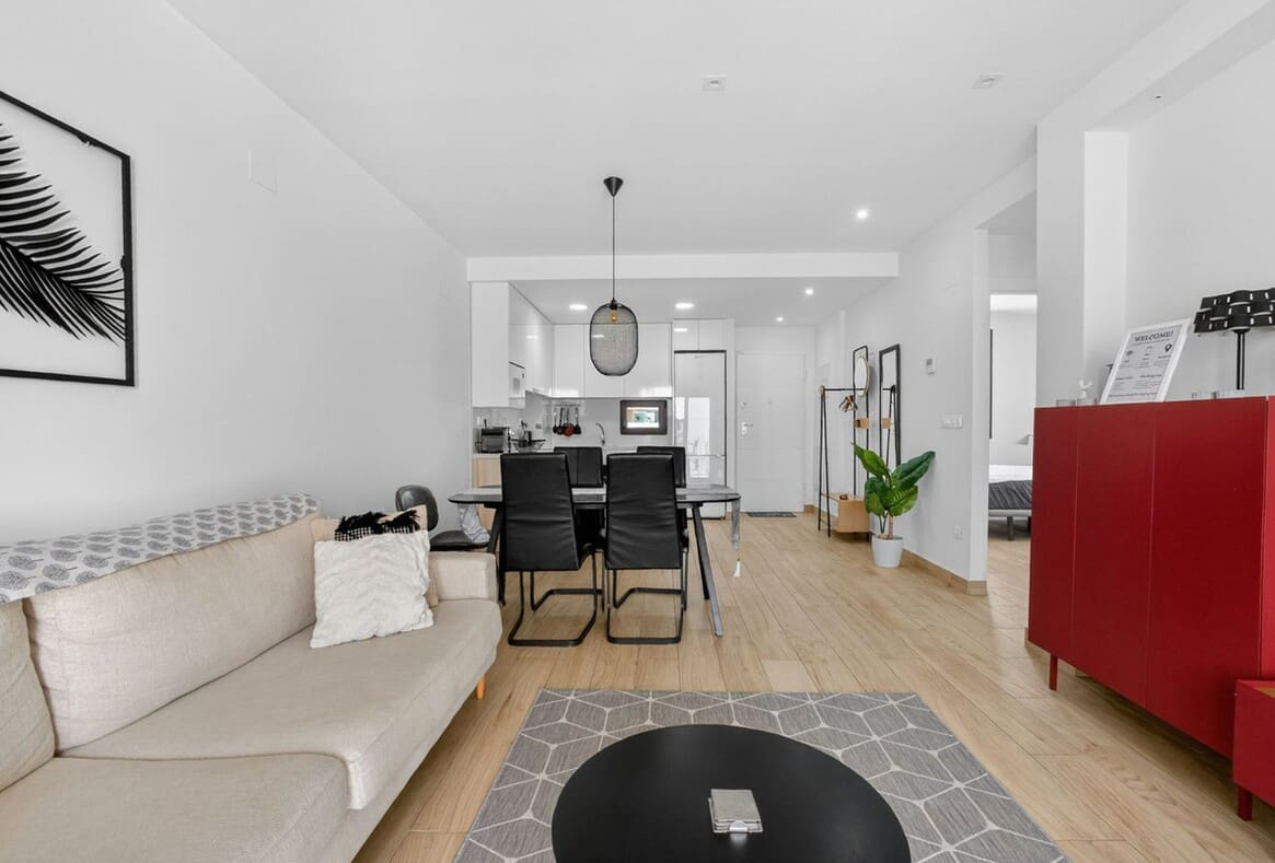 2 soverom Leilighet til salgs i Los Balcones med svømmebasseng garasje - € 289 000 (Ref: 10172532)
