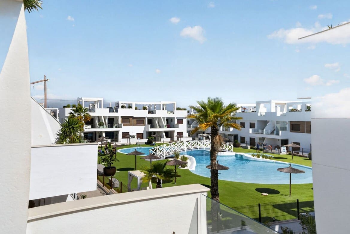 2 soverom Leilighet til salgs i Los Balcones med svømmebasseng garasje - € 289 000 (Ref: 10172532)