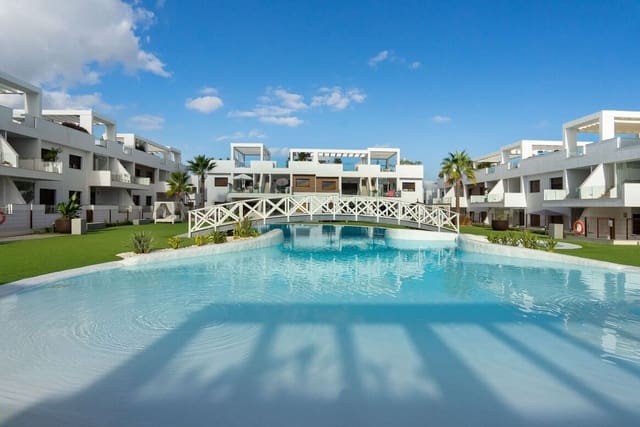 2 soverom Leilighet til salgs i Los Balcones med svømmebasseng garasje - € 289 000 (Ref: 10172532)