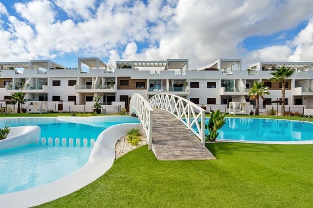 2 soverom Leilighet til salgs i Los Balcones med svømmebasseng garasje - € 289 000 (Ref: 10172532)