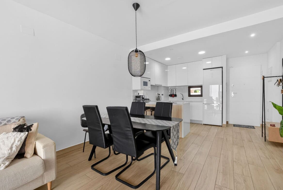 2 soverom Leilighet til salgs i Los Balcones med svømmebasseng garasje - € 289 000 (Ref: 10172532)