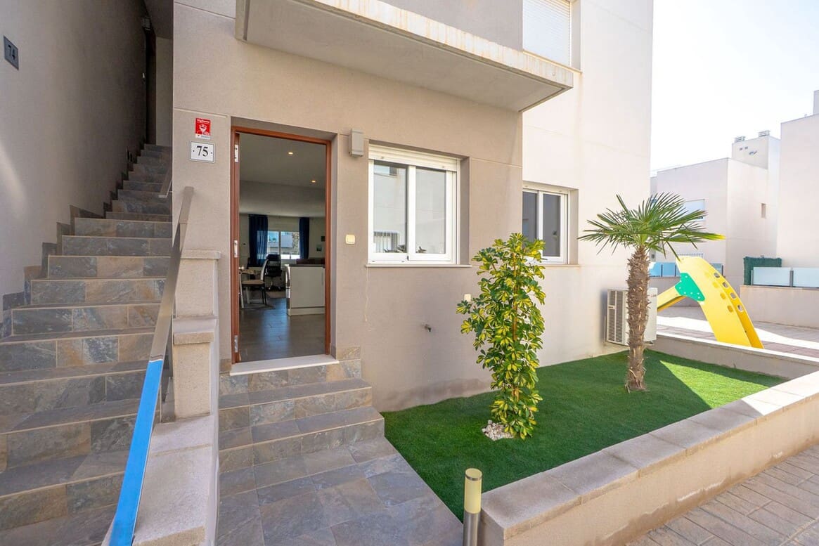 2 sovrum Lägenhet till salu i Torrevieja med pool garage - 255 000 € (Ref: 10172533)