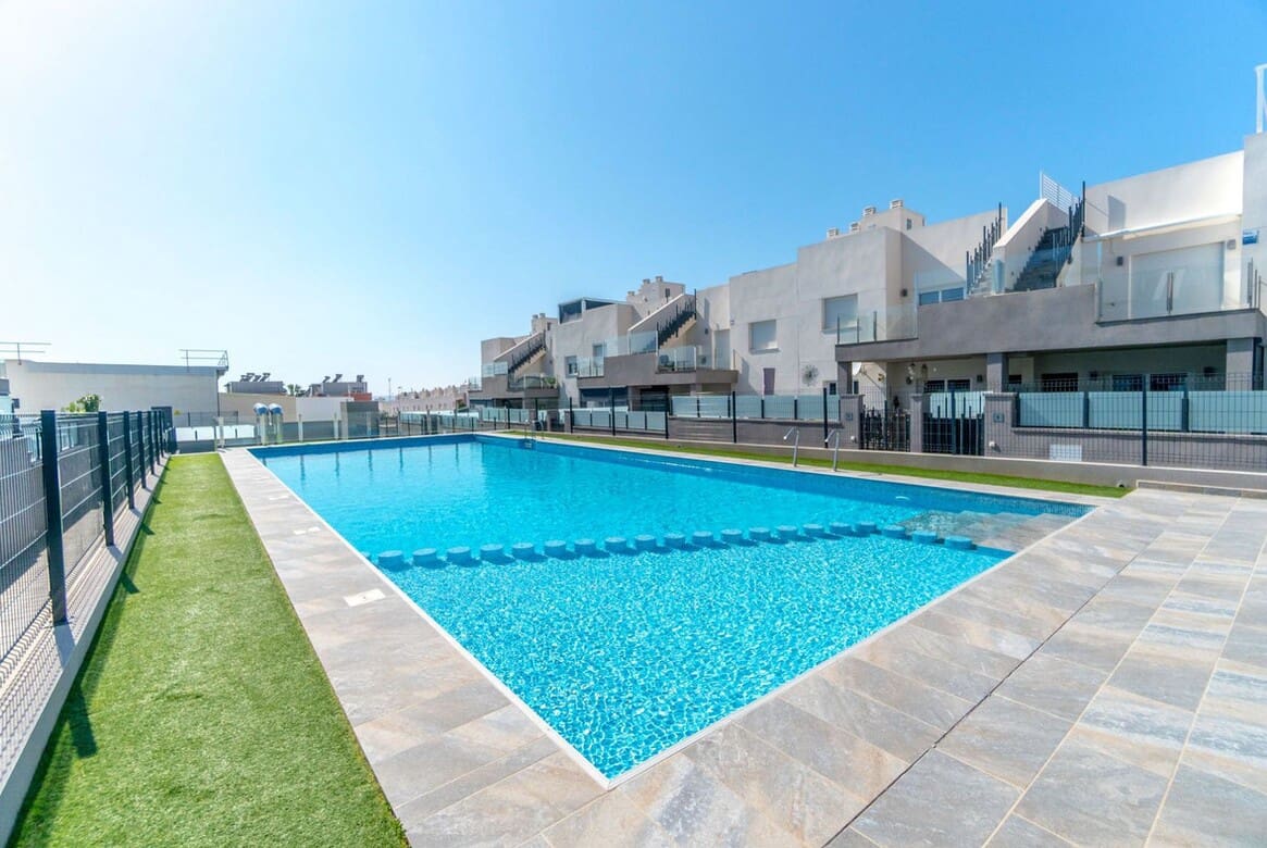 2 sovrum Lägenhet till salu i Torrevieja med pool garage - 255 000 € (Ref: 10172533)