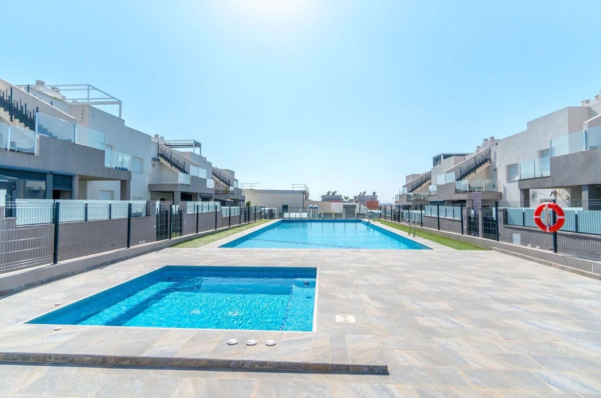 2 sovrum Lägenhet till salu i Torrevieja med pool garage - 255 000 € (Ref: 10172533)