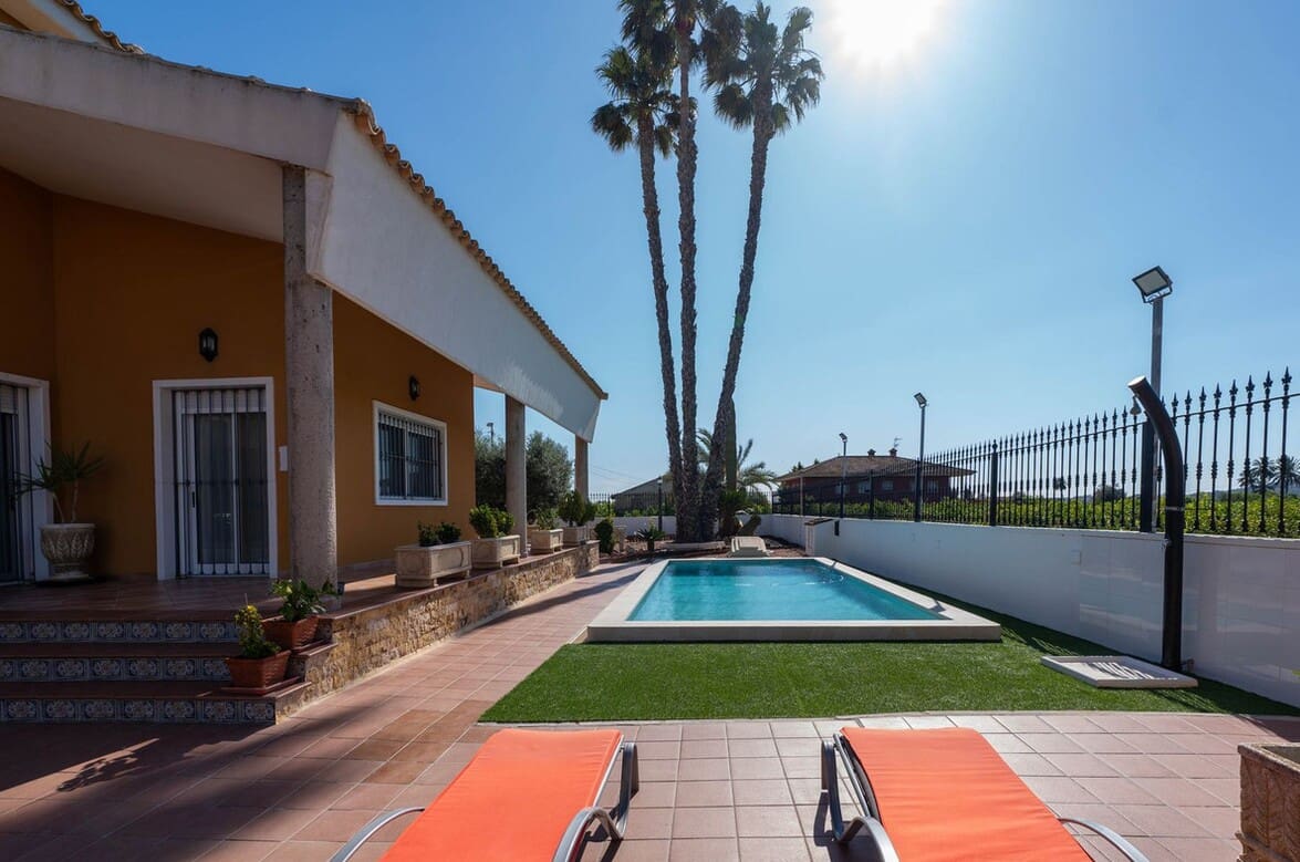 5 bedroom Villa for sale in Orihuela with pool garage - € 649,999 (Ref: 10172535)