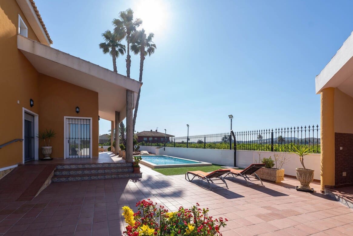 5 bedroom Villa for sale in Orihuela with pool garage - € 649,999 (Ref: 10172535)