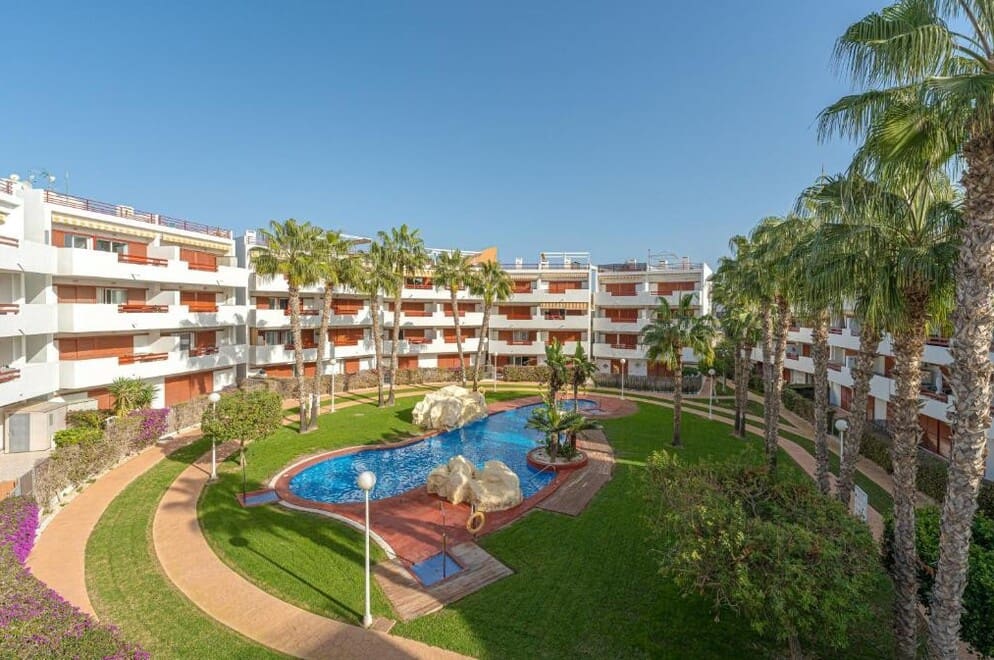 2 sovrum Lägenhet till salu i Orihuela Costa med pool garage - 234 900 € (Ref: 10172536)