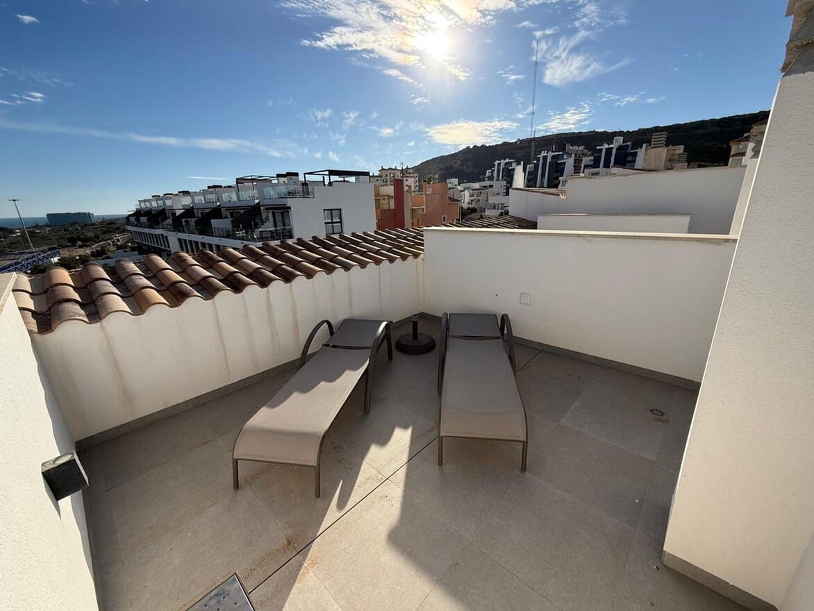 3 soverom Hus til salgs i Guardamar del Segura med svømmebasseng garasje - € 399 000 (Ref: 10172537)