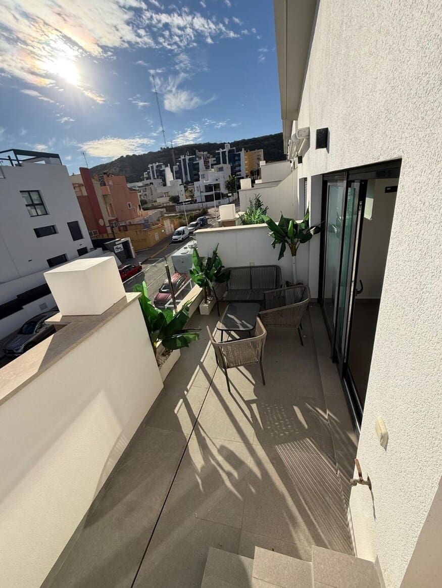 3 soverom Hus til salgs i Guardamar del Segura med svømmebasseng garasje - € 399 000 (Ref: 10172537)