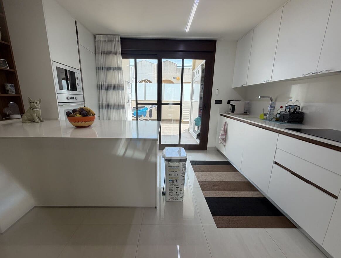 2 soverom Leilighet til salgs i Los Balcones med svømmebasseng garasje - € 285 000 (Ref: 10172539)