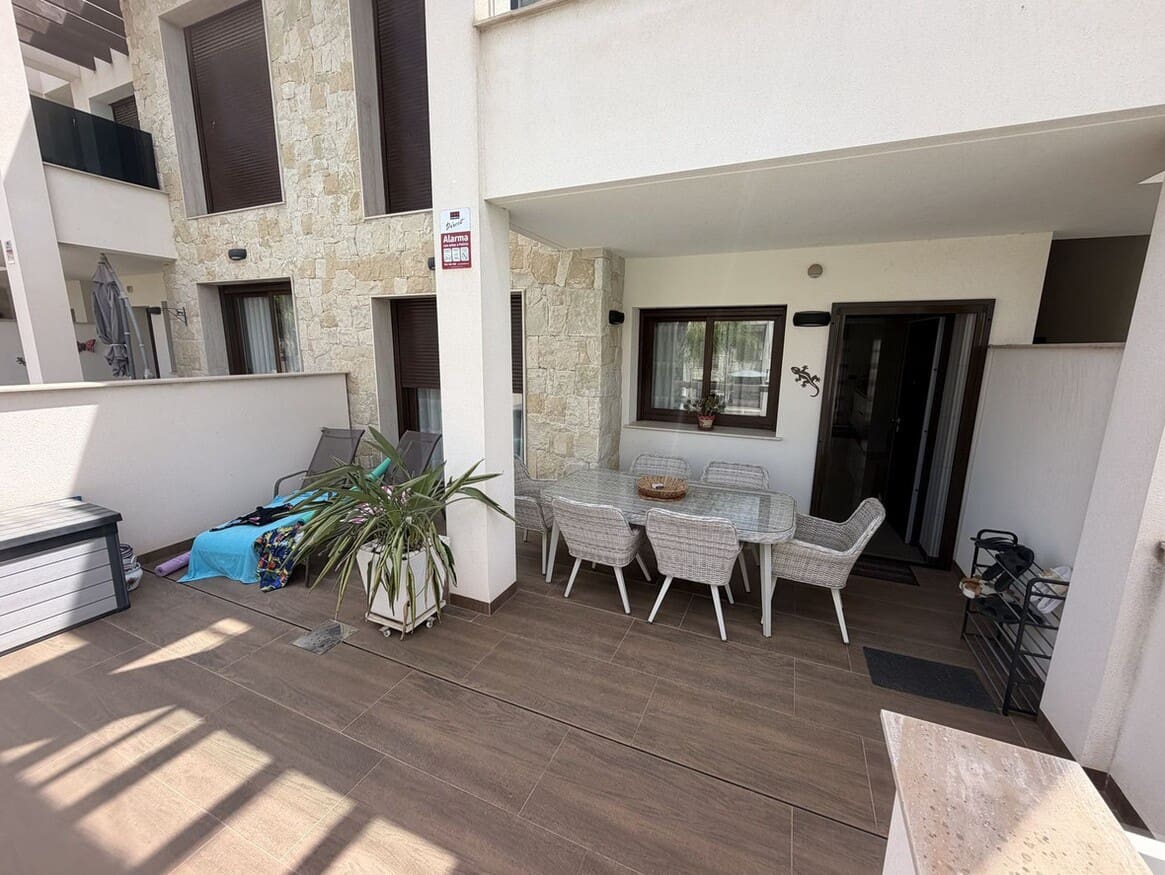 2 soverom Leilighet til salgs i Los Balcones med svømmebasseng garasje - € 285 000 (Ref: 10172539)