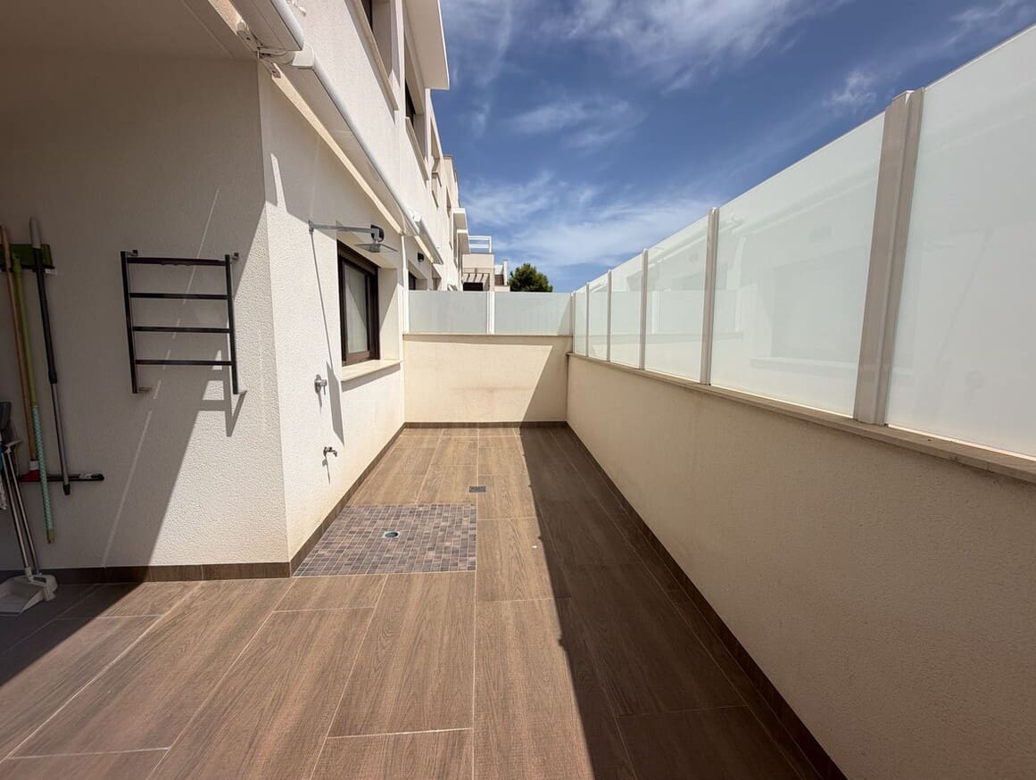 2 soverom Leilighet til salgs i Los Balcones med svømmebasseng garasje - € 285 000 (Ref: 10172539)