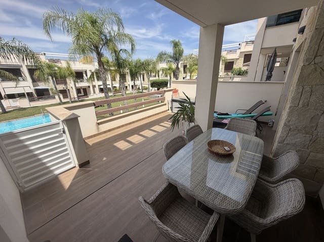 2 soverom Leilighet til salgs i Los Balcones med svømmebasseng garasje - € 285 000 (Ref: 10172539)