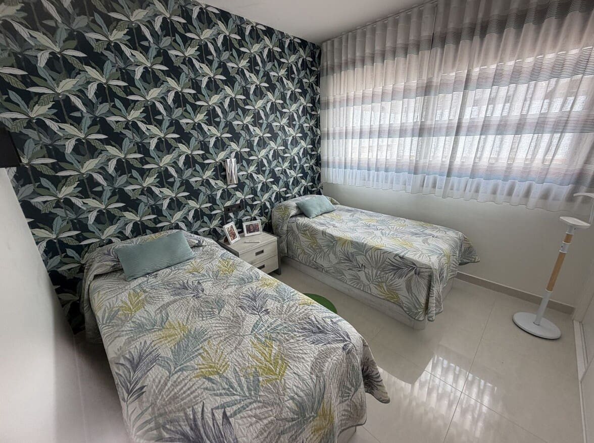 2 soverom Leilighet til salgs i Los Balcones med svømmebasseng garasje - € 285 000 (Ref: 10172539)