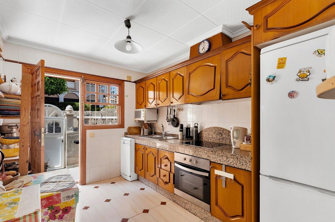 3 bedroom Townhouse for sale in La Mata with garage - € 249,500 (Ref: 10172541)