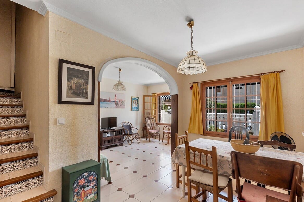 3 bedroom Townhouse for sale in La Mata with garage - € 249,500 (Ref: 10172541)