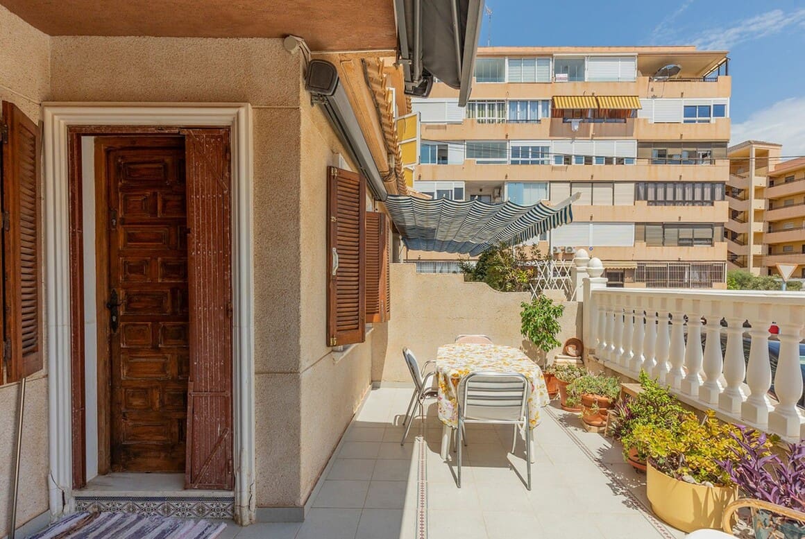 3 bedroom Townhouse for sale in La Mata with garage - € 249,500 (Ref: 10172541)